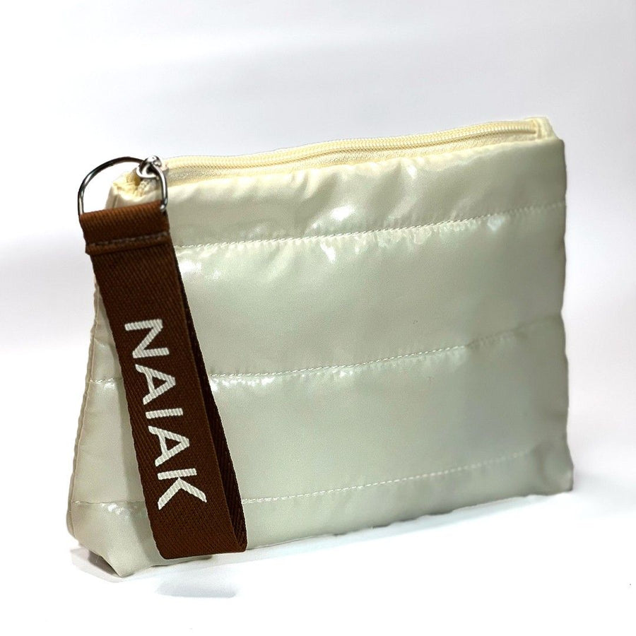 Necessaire Naiak acolchoada em tom creme com alça marrom